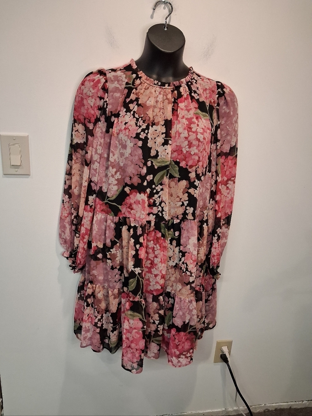 H&M Size L Pink Floral Print Long Sleeves Dress